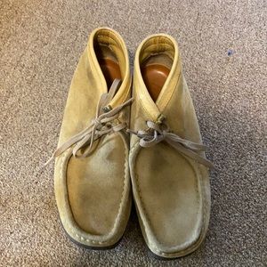 M8 Clarks Wallabee